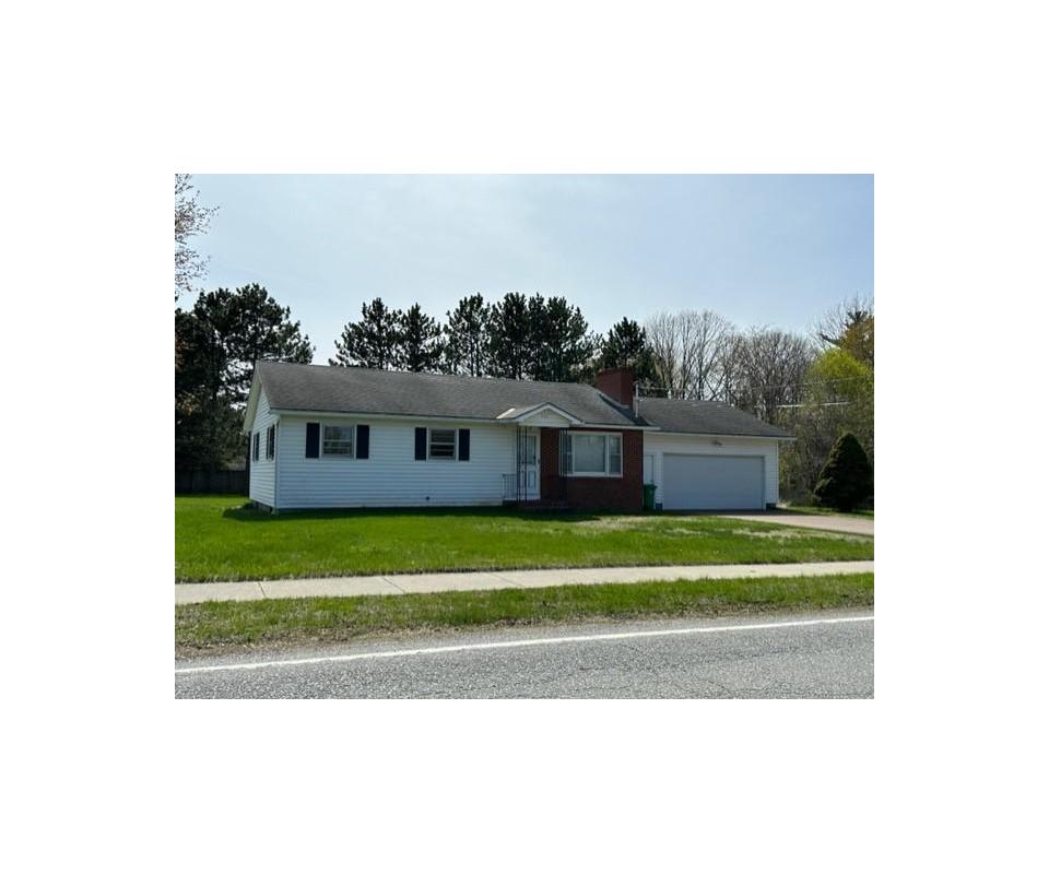 3BR/1BA Colchester Ranch with 2 Car Attached Garage