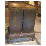 Majestic Electric Receiver Cabinet. Needs work.