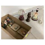 Modern lamp with decorative itemsANTIQUE CASH REGISTER BOX