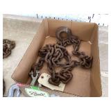 2 CHAINS - TOOLSTwo silver bracelets herringbone and hearts