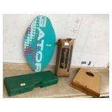 OUTDOOR GAMESElegant gold necklace with charm