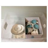 Retro floral design dinnerware