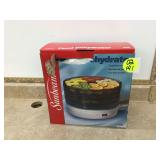 Efficient fruit and vegetable dehydrator