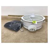 Competing slow cookers with lids and carriers