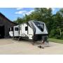 Like-New 2018 Grand Design Imagine 2950RL Camper